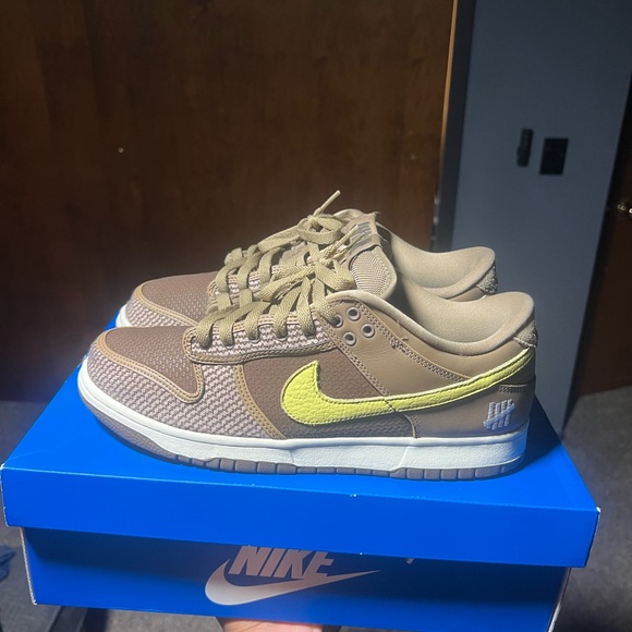 Nike Dunk Low Undefeated - Picture 2 of 4